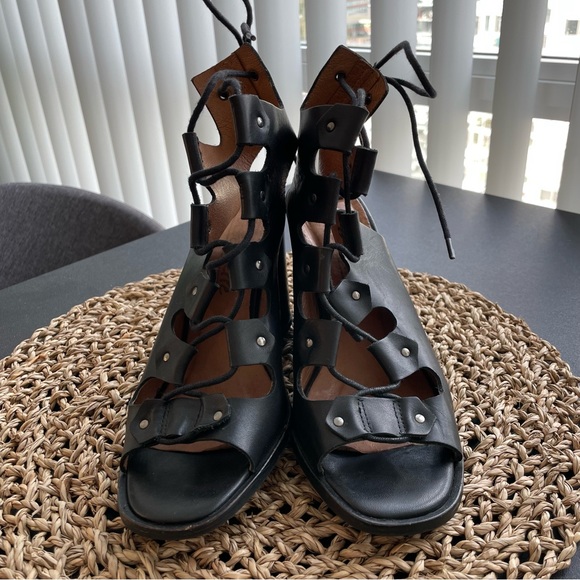 L’intervalle Black Lace Up Heels - Picture 2 of 8